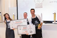 Iván Trujillo, del Bar Pico Viejo de La Orotava (Tenerife), mejor tirador de cerveza de Canarias