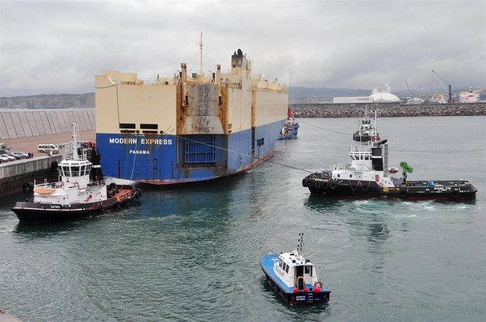 Salida del Modern Express del Puerto de Bilbao