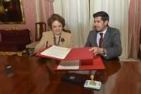 Junta y Consistorio impulsan programas de mejora de competencia digital