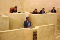 Revilla insta a Podemos a moción de censura si está en desacuerdo con Gobierno