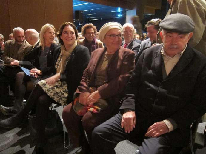 La consellera N.Munté, la alcaldesa Ada Colau y el expresidente Pasqual Maragall