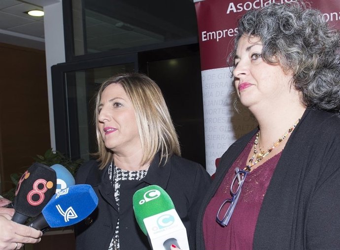 La presidenta de la Diputación de Cádiz,  Irene García, en unas jornadas