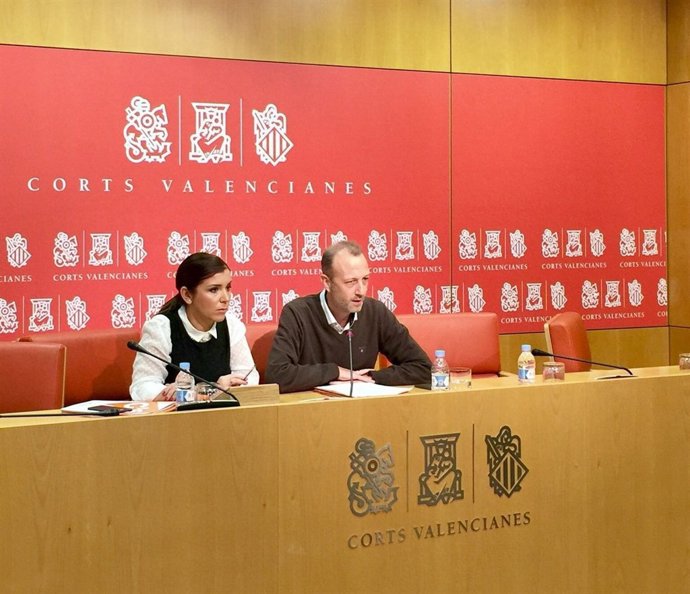 María del Carmen Sánchez y Alexis Marí en la rueda de prensa