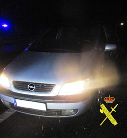 Imagen del vehículo cuyo conductor fue detenido por la Guardia Civil