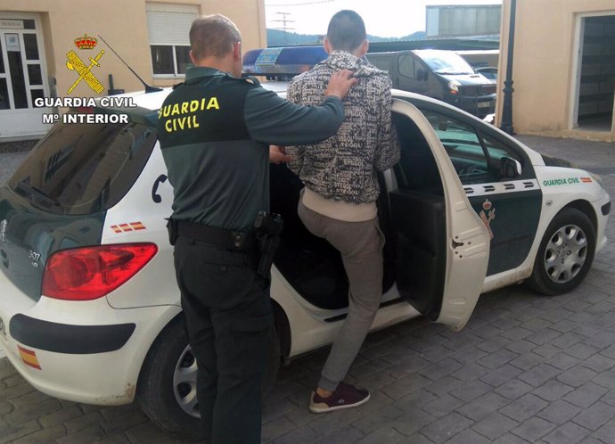 Guardia Civil detiene a los dos presuntos autores de un robo con violencia 