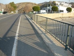Puente sobre la rambla Julvina, en Berja (Almería)