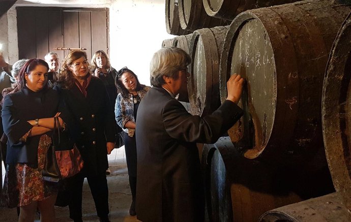 Visita a las bodegas en Espartinas.