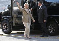 Clinton da las gracias a sus seguidores "independientemente de lo que pase"