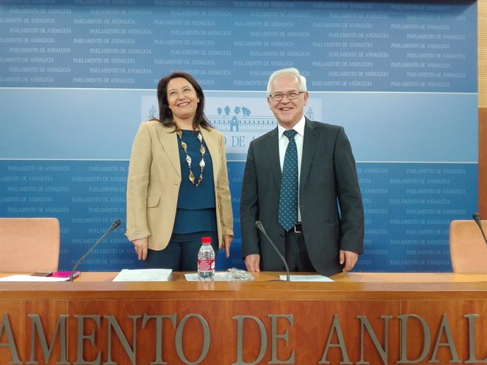 Carmen Crespo y José Antonio Miranda, hoy en rueda de prensa