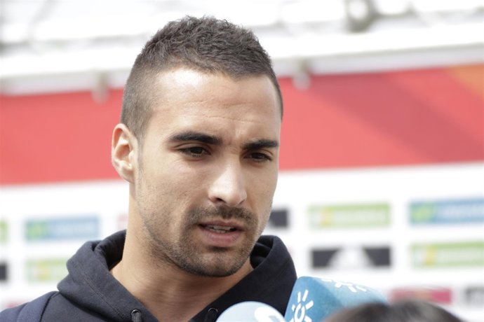 Sergio Asenjo en la llegada a la concentración de la selección de fútbol