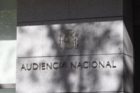 La Audiencia Nacional juzga mañana a una presunta yihadista que obligó a su hijo repetir: "Degüello al policía"