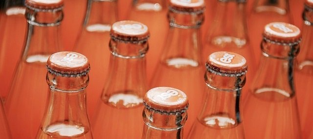 Refrescos, botellas, chapas