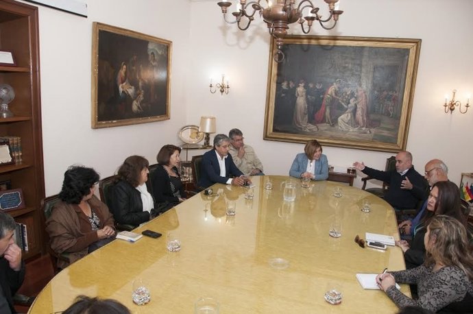 Delegación chilena visita la Diputación de Cáceres