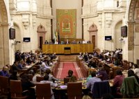 Convalidado el decreto que recupera las 35 horas con la abstención de PP-A y C's