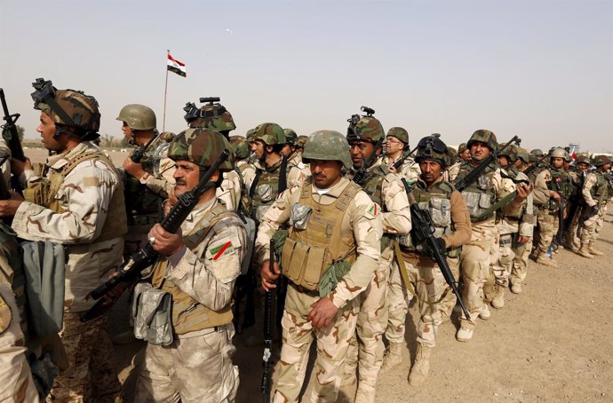 Militares del Ejército iraquí se trasladan a Mosul para el asalto. 