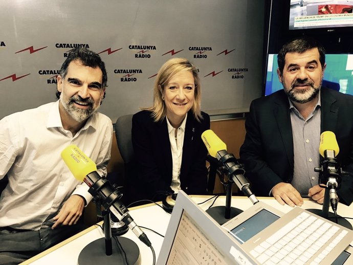 Jordi Cuixart (Òmnium), Neus Lloveras (AMI) y Jordi Sànchez (ANC)