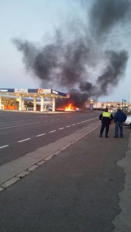 INCENDIO DE UN CAMIÓN EN UNA GASOLINERA
