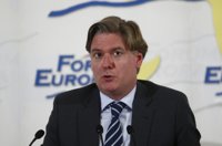 López-Istúriz (PP) ve "preocupante" que Trump muestre su apoyo al Bréxit y defiende tender puentes con EEUU