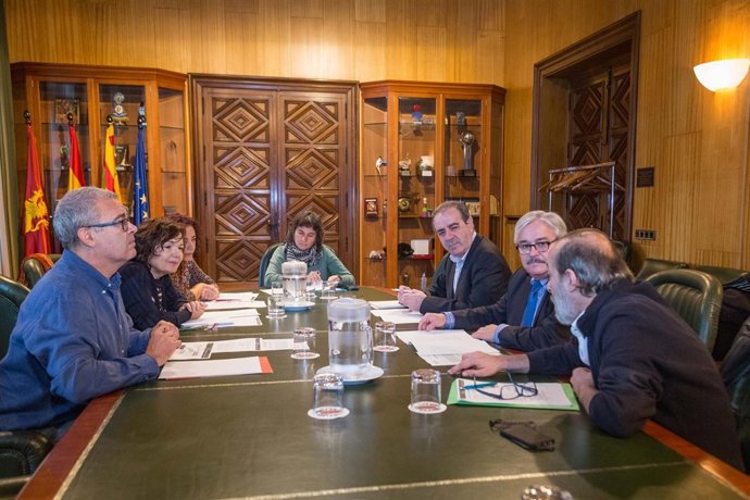 Broto preside la primera mesa intersectorial de salud 