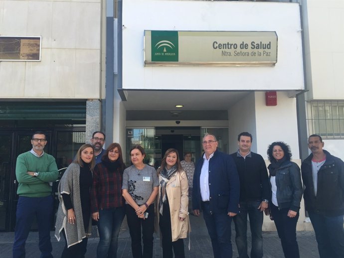 Los socialistas en el centro de salud.