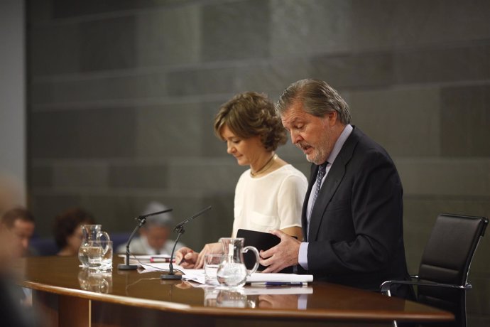 Rueda de prensa de Iñigo Méndez de Vigo e Isabel García Tejerina tras el Consejo
