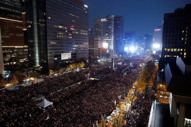 Manifestación contra presidenta en Seúl, noviembre de 2016