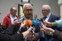 Junta lamenta que Santamaría no diese en Sevilla fecha para la Conferencia de Presidentes