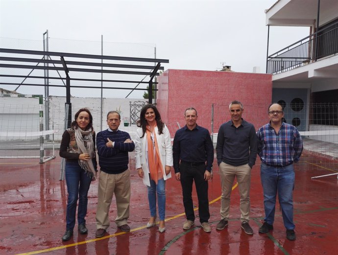 Visita de la delegada de Educación en Jaén a un colegio de Lupión