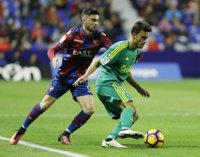 El Levante mantiene los 10 puntos de colchón en el liderato y el Huesca golea al Oviedo