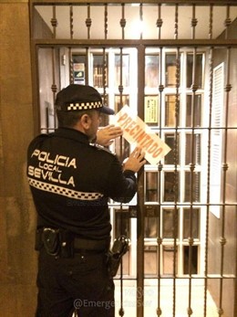 Precinto de un local de Sevilla