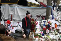 El cantante de Eagles of Death Metal desmiente que se le prohibiera su entrada ayer en Bataclan