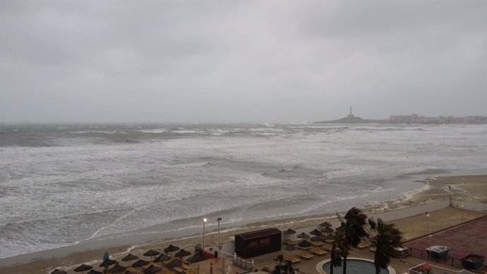 Temporal en La Manga. Frío, oleaje, fenómenos costeros, lluvia y viento