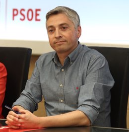 Francisco Ocón en la reunión de la gestora del PSOE