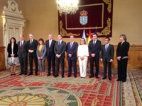 Feijóo advierte a su equipo que ya no valen los servicios prestados y urge a trabajar