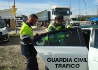 La Guardia Civil detiene a un camionero en Santomera que superaba cinco veces la tasa de alcoholemia