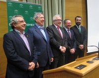 La Junta defiende el trabajo para "una reforma económica que genere empleo"