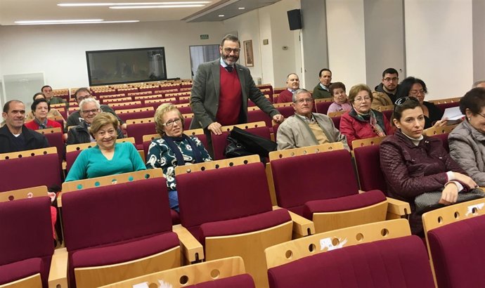 Valdivielso, con beneficiarios del programa de adecuación funcional.