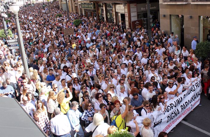 Manifestación por dos hospitales completos en Granada