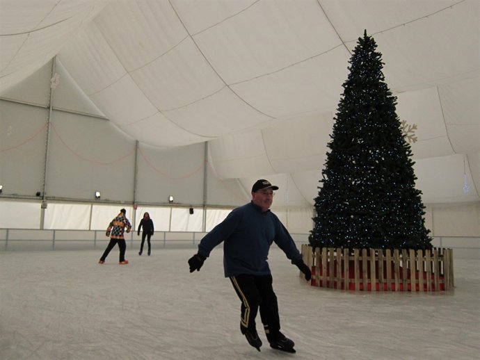 Pista De Hielo En Zaragoza