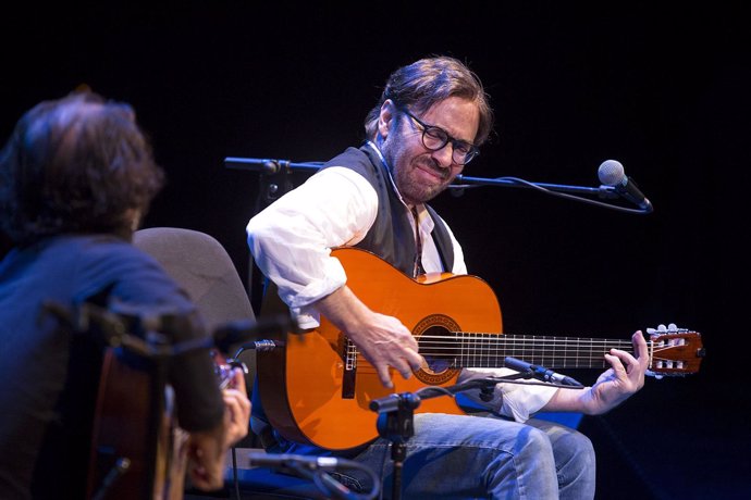  Concierto Del Guitarrista Al Di Meola En El Teatro Cervantes.