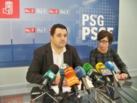 Gómez entra en la sede del PSOE y reivindica que sigue siendo el portavoz en la Diputación de Ourense