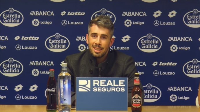 Luisinho Correia en la sala de prensa de Abegondo