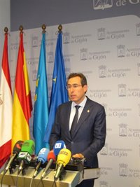 Couto niega un acuerdo encubierto entre Foro y XSP y defiende que al PSOE se le trata igual al resto