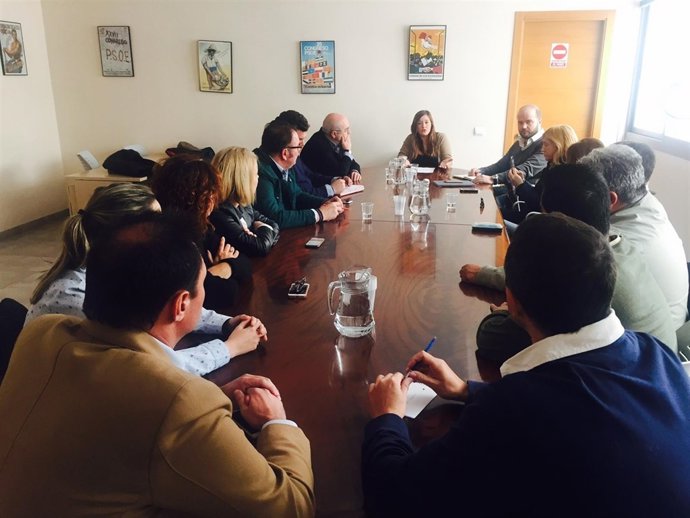 Verónica Pérez con la plantilla de la base de Morón.