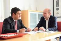 PSOE-A critica que Gobierno del PP "maltrata" al municipalismo y reclama un gran acuerdo