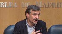 López cree que las propiedades de Galcerán no la incapacitan para "tener posición sobre la dinámica social" de Madrid