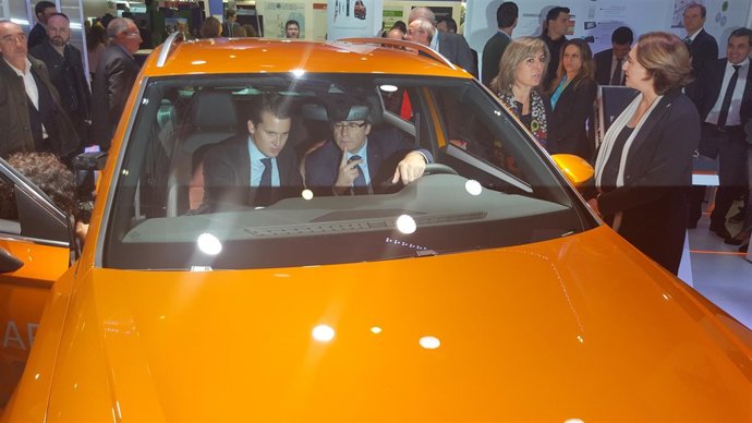 Pte.Carles Puigdemont, alcaldesas Núria Marín y Ada Colau