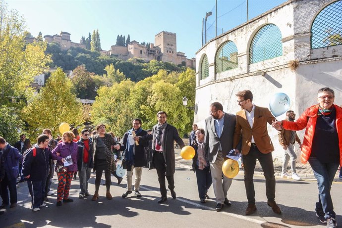 Abrazo a la Alhambra y el Albaicín en el Día del Patrimonio 2016