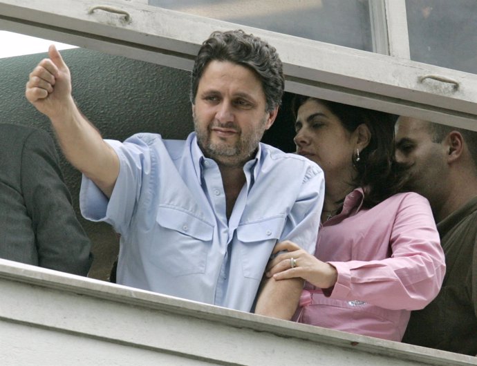 El ex gobernador de Río Anthony Garotinho y su mujer