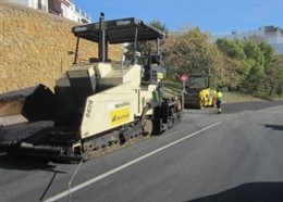 Obras de asfaltado en Carmona.